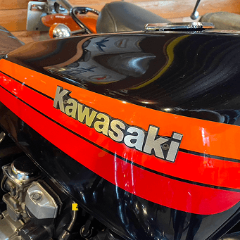 Kawasakiのロゴ部分